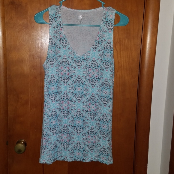 GAIAM Tops - Gaiam Floral Damask Tank Top